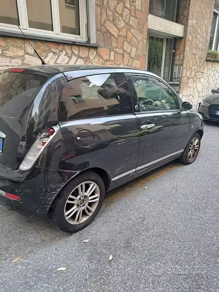 Usata Lancia Ypsilon 77 CV (56 kW) 2009 Nero Utilitaria