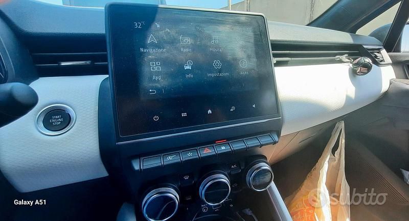 Usata Renault Clio V 101 CV (74 kW) 2023 Blu Utilitaria