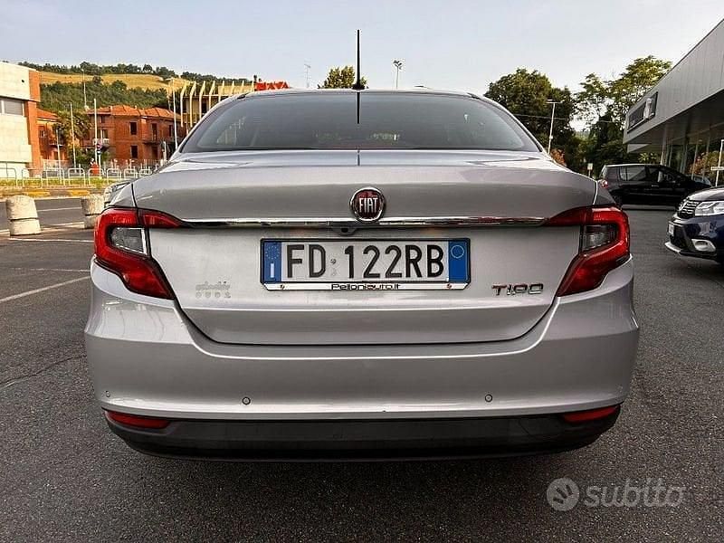 Usata Fiat Tipo 120 CV (88 kW) 2016 Grigio Berlina