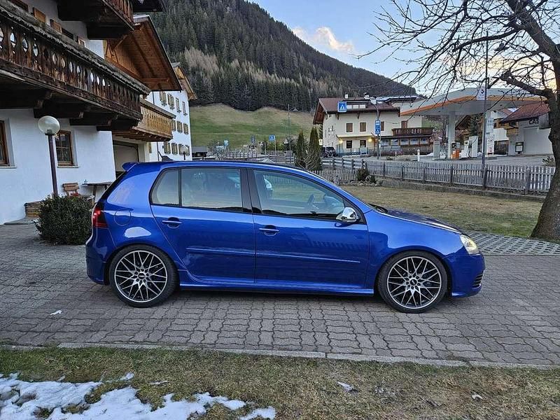 Usata VW Golf V R 250 CV (183 kW) 2007 Blu/azzurro Berlina
