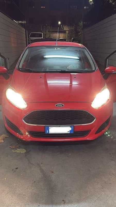 Usata 2016 Ford Fiesta Tre volumi | 5500 € (Ottimo prezzo) - Immagine 1/4