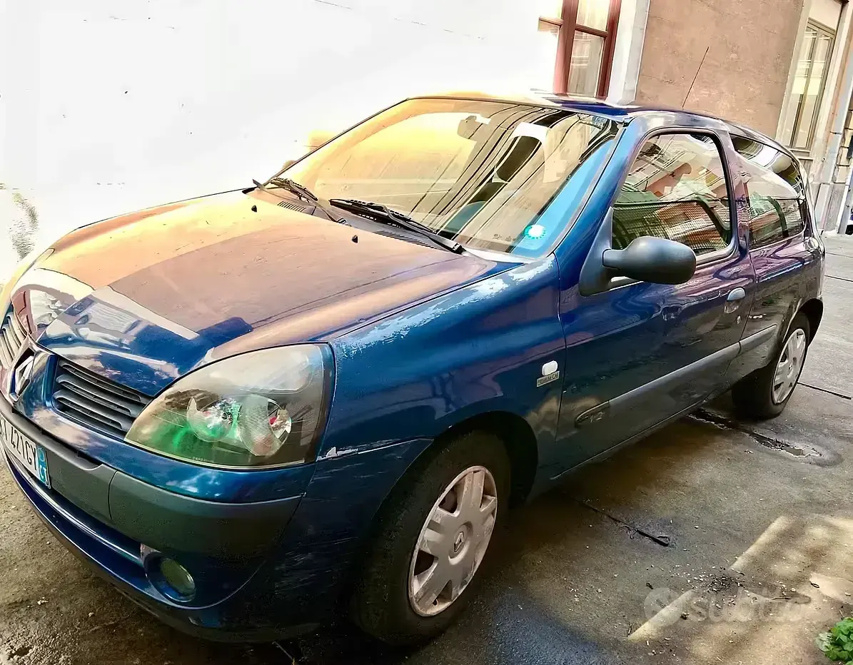 Usata Renault Clio II 58 CV (42 kW) 2005 Blu Berlina