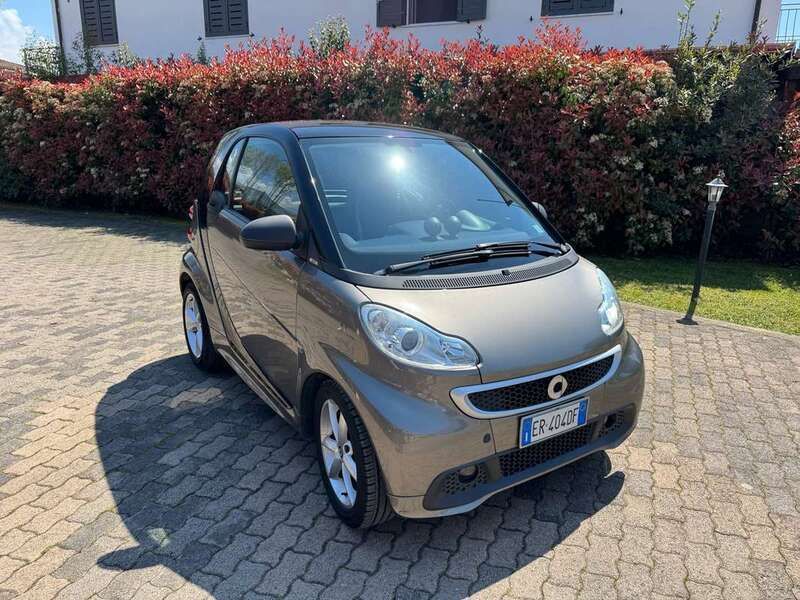 Grigio Usata 2013 Smart ForTwo Coupé Pulse Due volumi | 4600 € (Ottimo prezzo) - Immagine 1/4