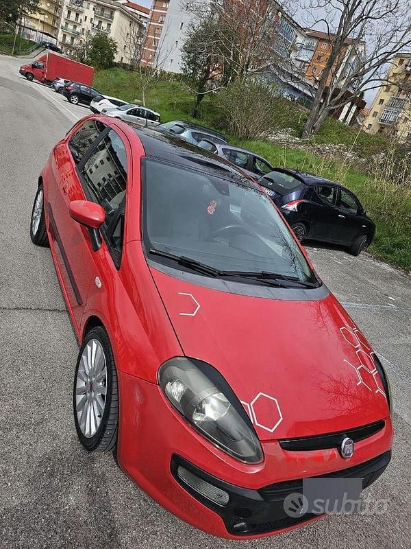 Usata Fiat Punto Evo 95 CV (69 kW) 2009 Rosso Utilitaria