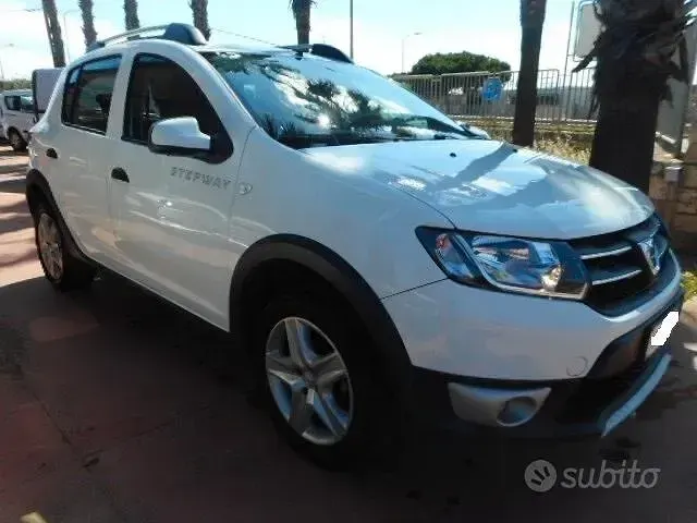 Usata Dacia Sandero Stepway 90 CV (66 kW) 2015 Bianco Berlina