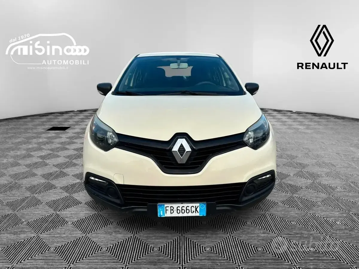 Usata Renault Captur Intens 90 CV (66 kW) 2015 Beige SUV