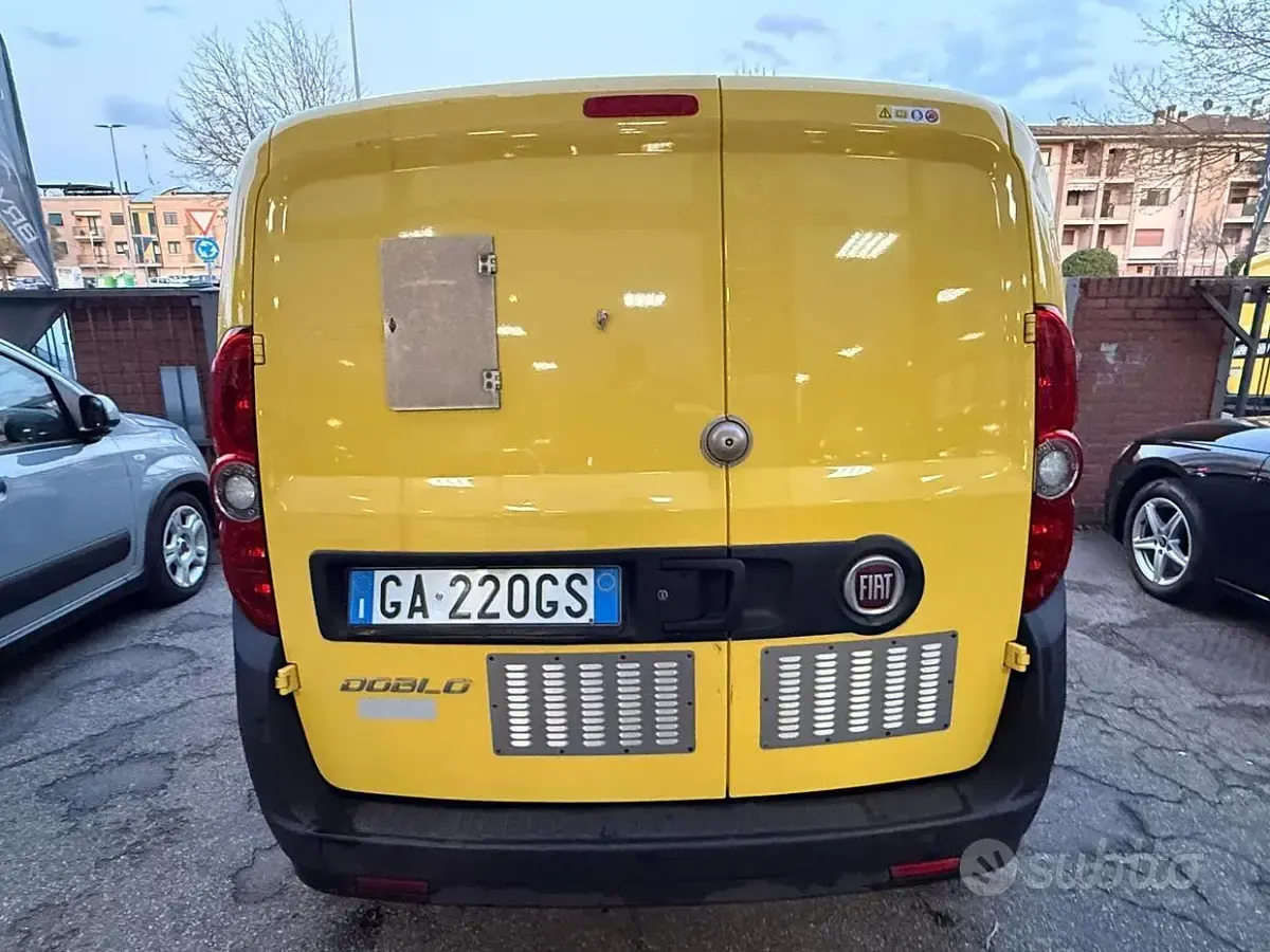 Usata Fiat Doblò 95 CV (69 kW) 2020 Giallo