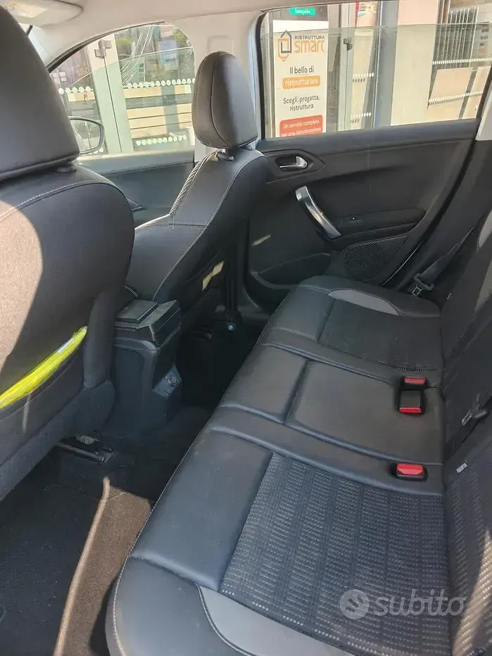 Usata Peugeot 2008 99 CV (72 kW) 2017 Bianco SUV