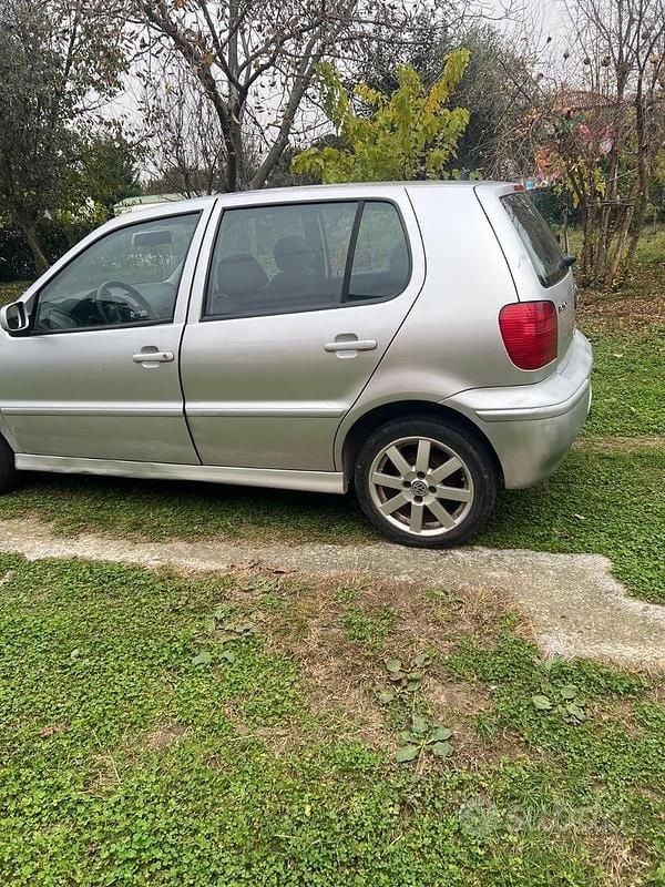 Usata VW Polo 2000 Grigio Berlina