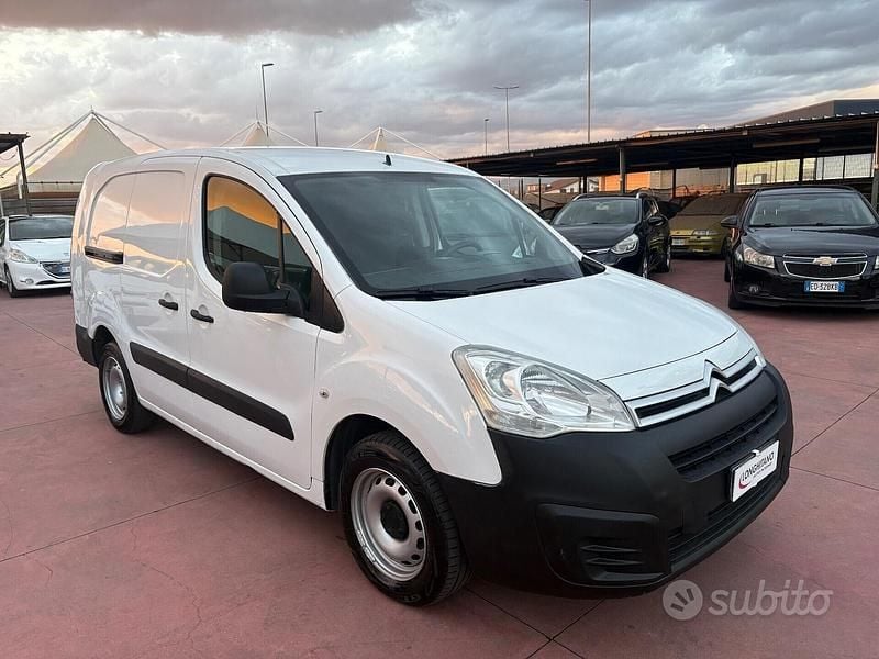 Usata Citroën Berlingo 99 CV (72 kW) 2017 Bianco Monovolume
