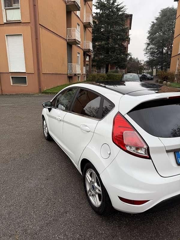 Usata Ford Fiesta Titanium 90 CV (66 kW) 2012 Berlina