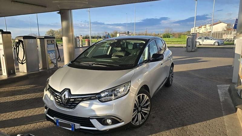 Usata Renault Scénic IV Intens 110 CV (80 kW) 2017 Monovolume