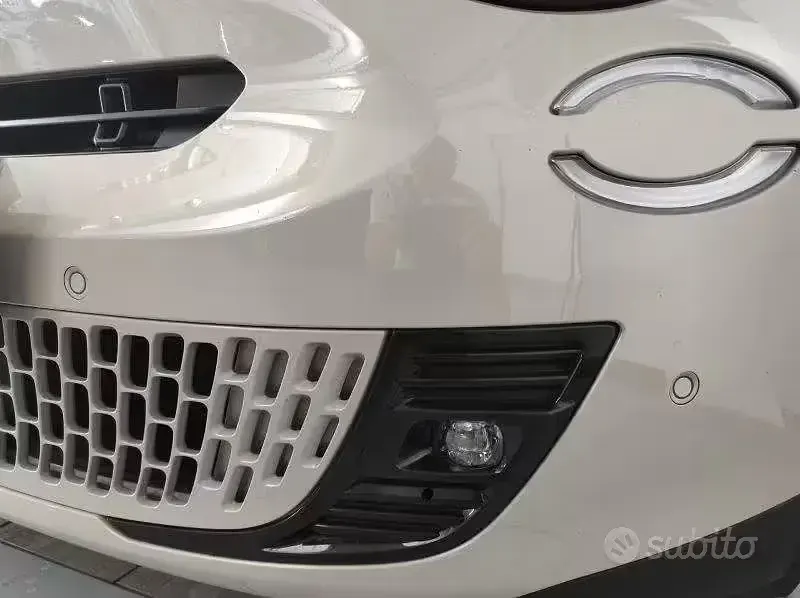 Usata Fiat 600 101 CV (74 kW) 2025 Giallo SUV