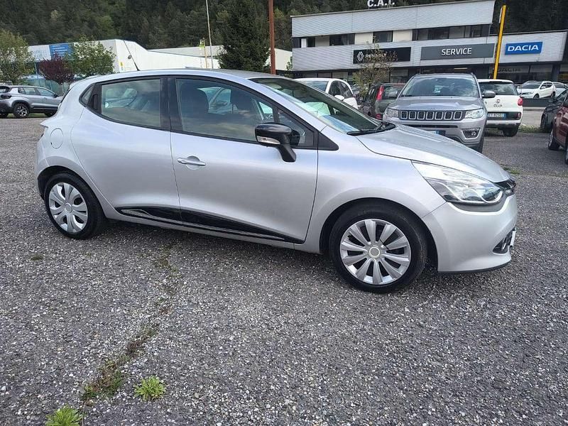 Usata Renault Clio IV 73 CV (53 kW) 2015 Argento Utilitaria