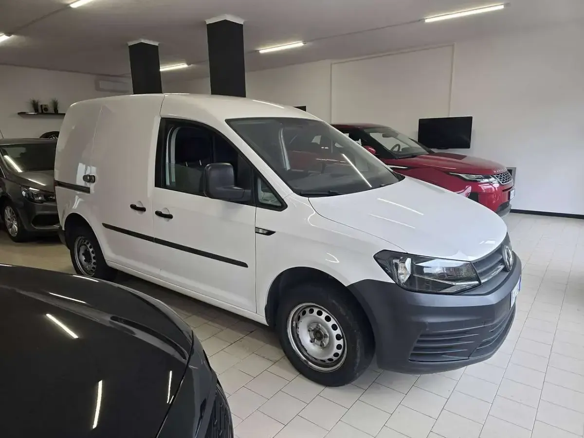 Usata VW Caddy 102 CV (75 kW) 2018 Bianco Monovolume