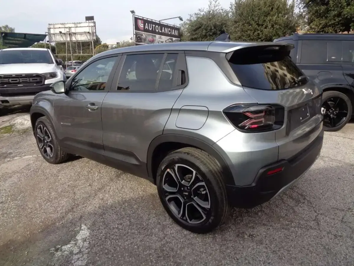 Usata Jeep Avenger Summit 101 CV (74 kW) 2024 Grigio SUV