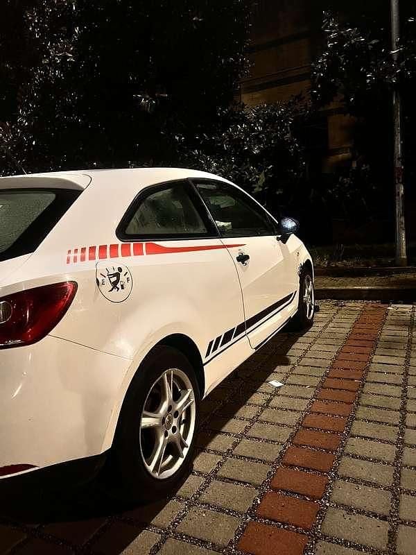 Usata Seat Ibiza SC 105 CV (77 kW) 2009 Utilitaria