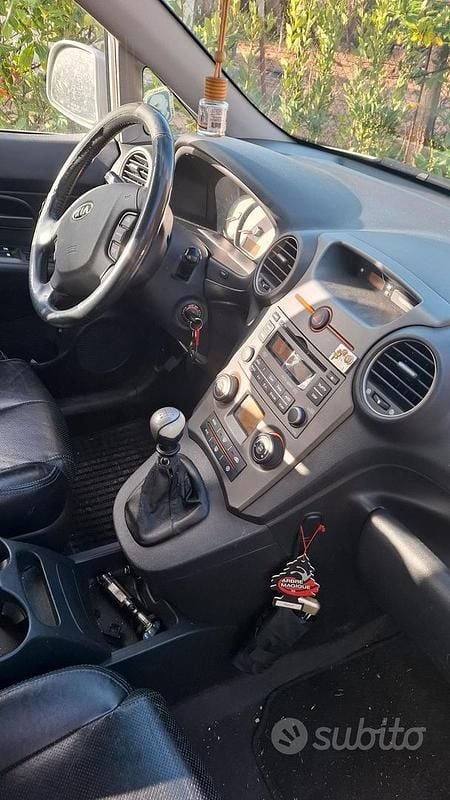 Usata Kia Carens 150 CV (110 kW) 2008 Grigio Monovolume