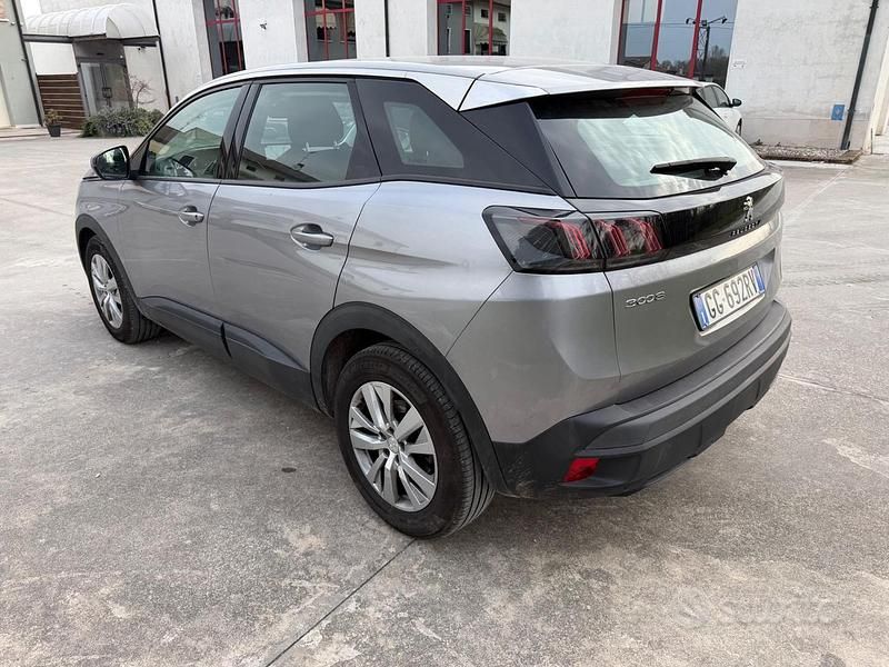 Usata Peugeot 3008 Active 131 CV (96 kW) 2022 Grigio SUV