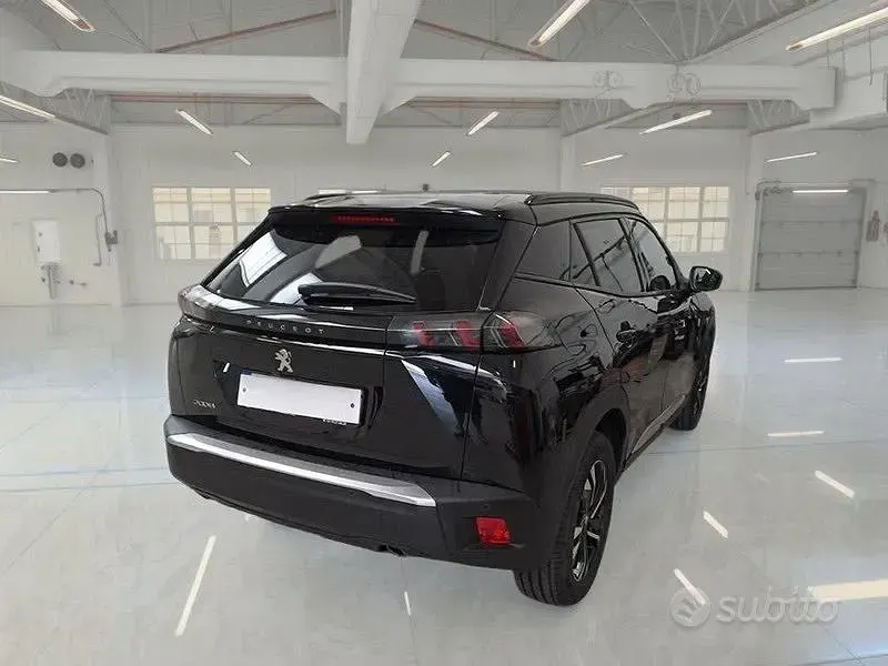 Usata Peugeot 2008 Allure 110 CV (80 kW) 2022 Nero SUV