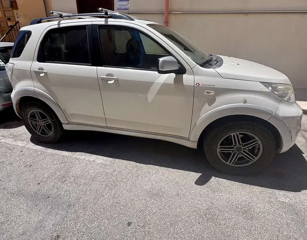 Usata Daihatsu Terios 102 CV (75 kW) 2012 SUV