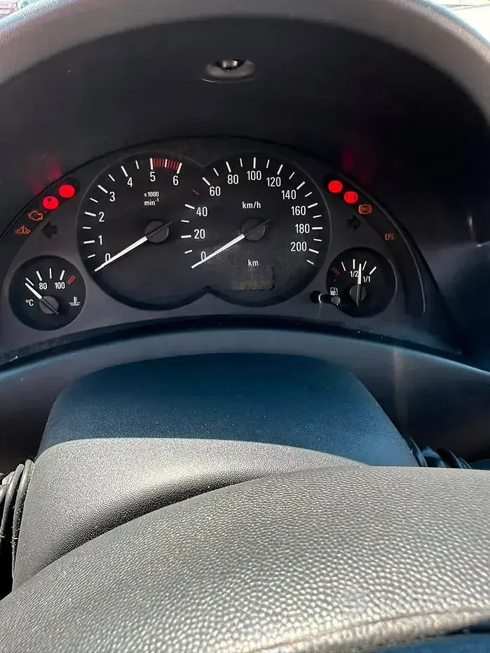 Usata Opel Corsa 69 CV (50 kW) 2005 Grigio Utilitaria