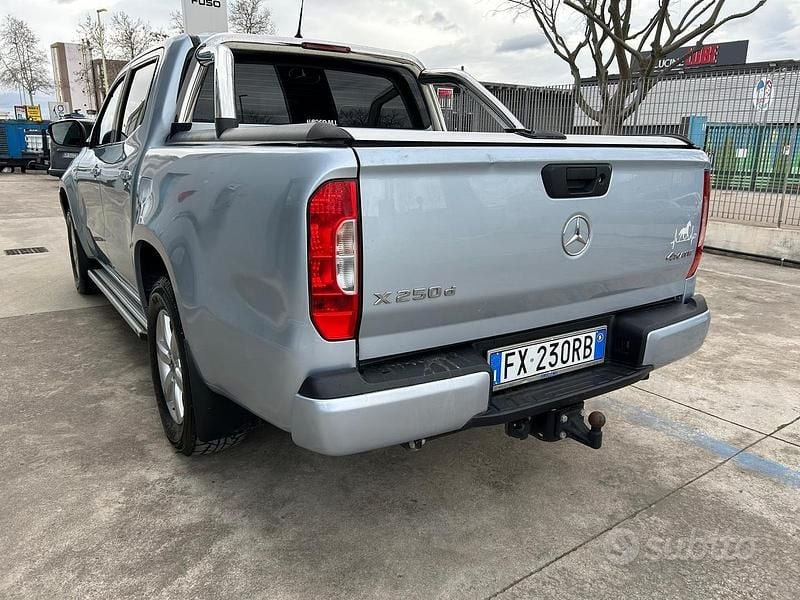 Usata Mercedes X250 Progressive 190 CV (139 kW) 2020 Grigio Pick-up