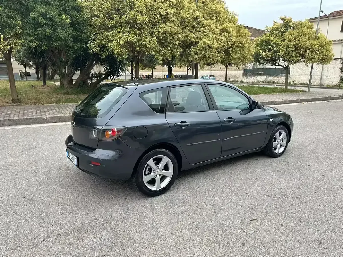 Usata Mazda 3 109 CV (80 kW) 2006 Nero Berlina