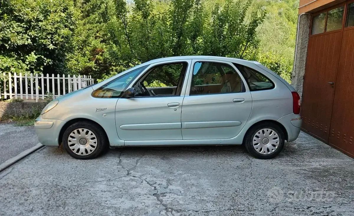 Usata Citroën Xsara Picasso 109 CV (80 kW) 2006 Bluazzurro Monovolume