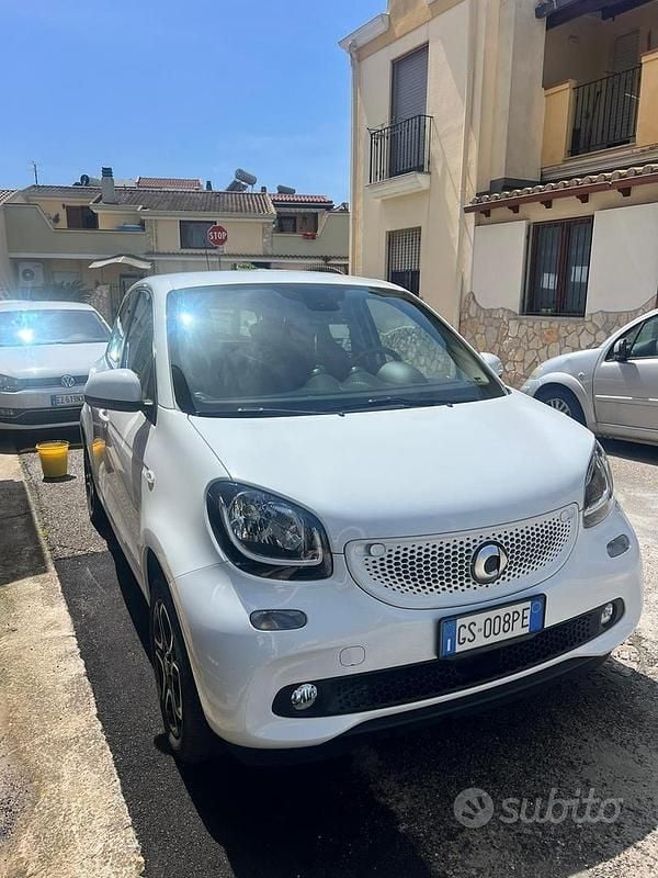 Usata Smart ForFour 71 CV (52 kW) 2020 Bianco Utilitaria