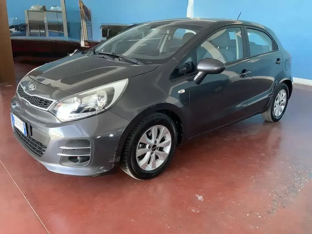 Usata Kia Rio 86 CV (63 kW) 2015 Berlina