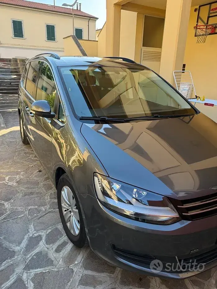 Usata VW Sharan 150 CV (110 kW) 2019 Grigio Monovolume