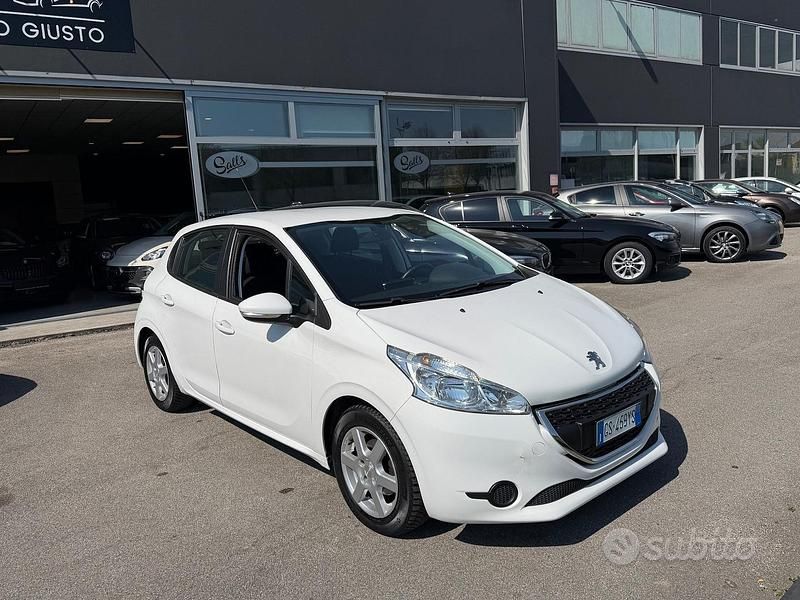 Usata Peugeot 208 95 CV (69 kW) 2012 Bianco Utilitaria