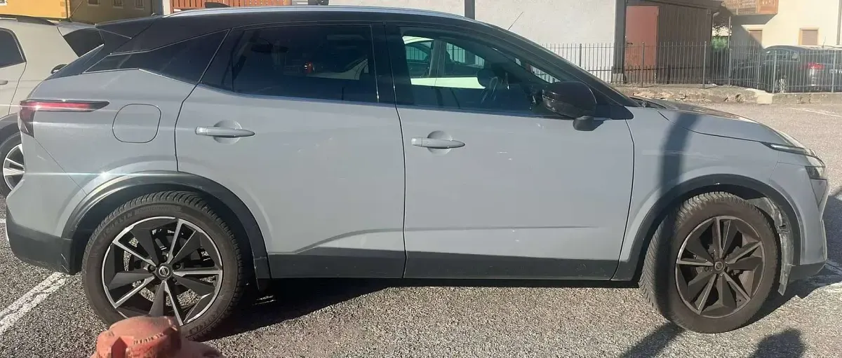 Usata Nissan Qashqai Acenta Premium 140 CV (102 kW) 2022 Grigio SUV
