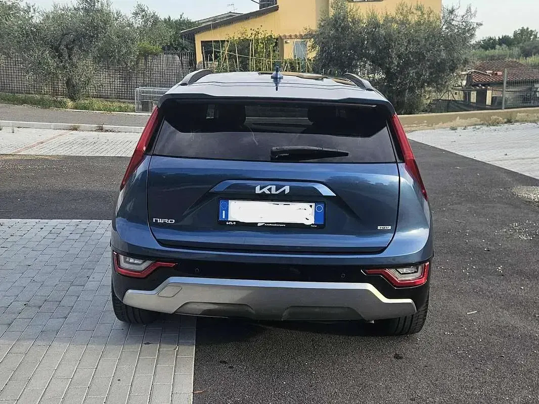 Usata Kia Niro 105 CV (77 kW) 2022 Blu/azzurro SUV