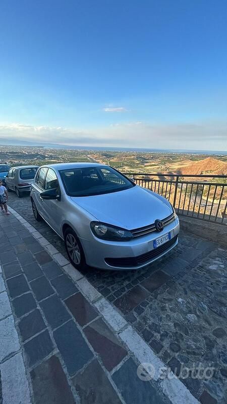 Usata 2010 VW Golf VI Due volumi | 7500 € (Molto cara) - Immagine 1/4