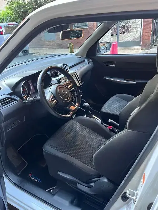 Usata Suzuki Swift 83 CV (61 kW) 2020 Bianco Utilitaria