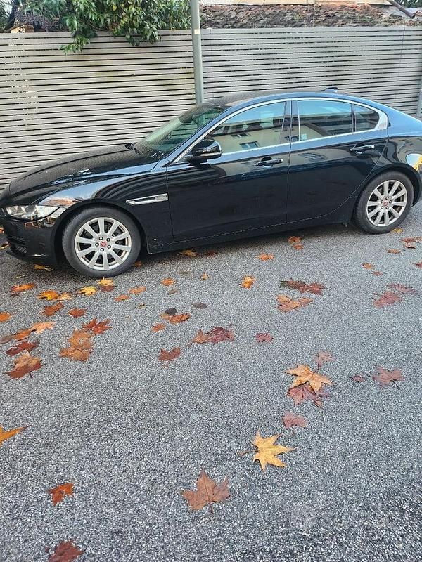 Usata Jaguar XE 200 CV (147 kW) 2018 Nero Berlina