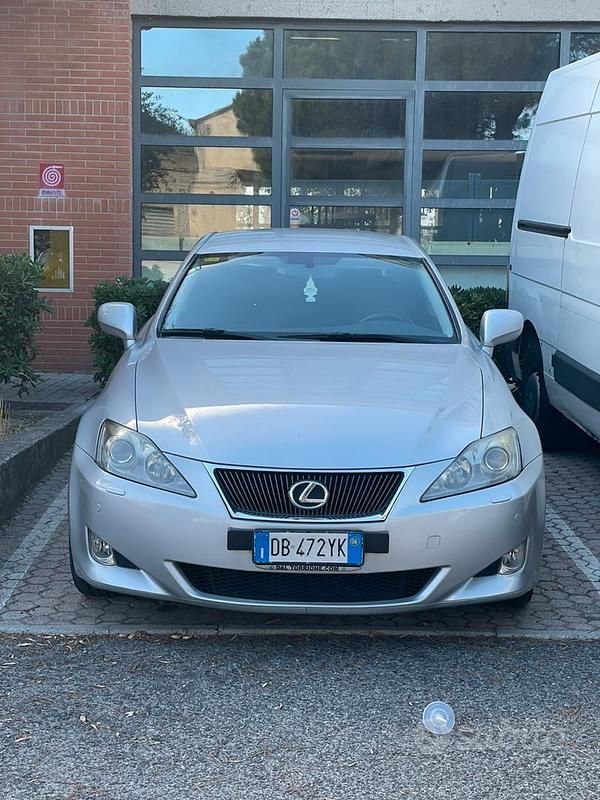 Usata Lexus IS220d 177 CV (130 kW) 2005 Grigio Berlina