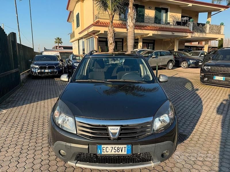 Usata Dacia Sandero Ambiance 87 CV (63 kW) 2010 Grigio Berlina