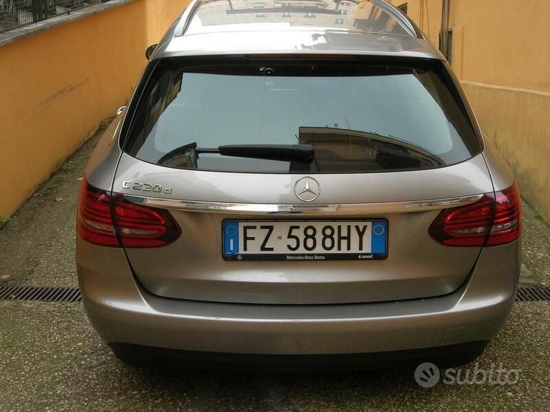 Usata Mercedes C220 Business 194 CV (142 kW) 2019 Grigio Station wagon