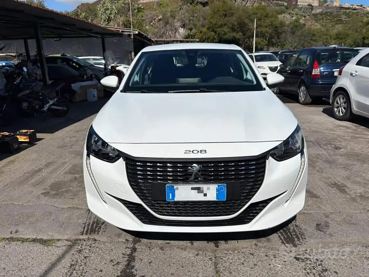 Usata Peugeot 208 Active 102 CV (75 kW) 2022 Bianco Utilitaria