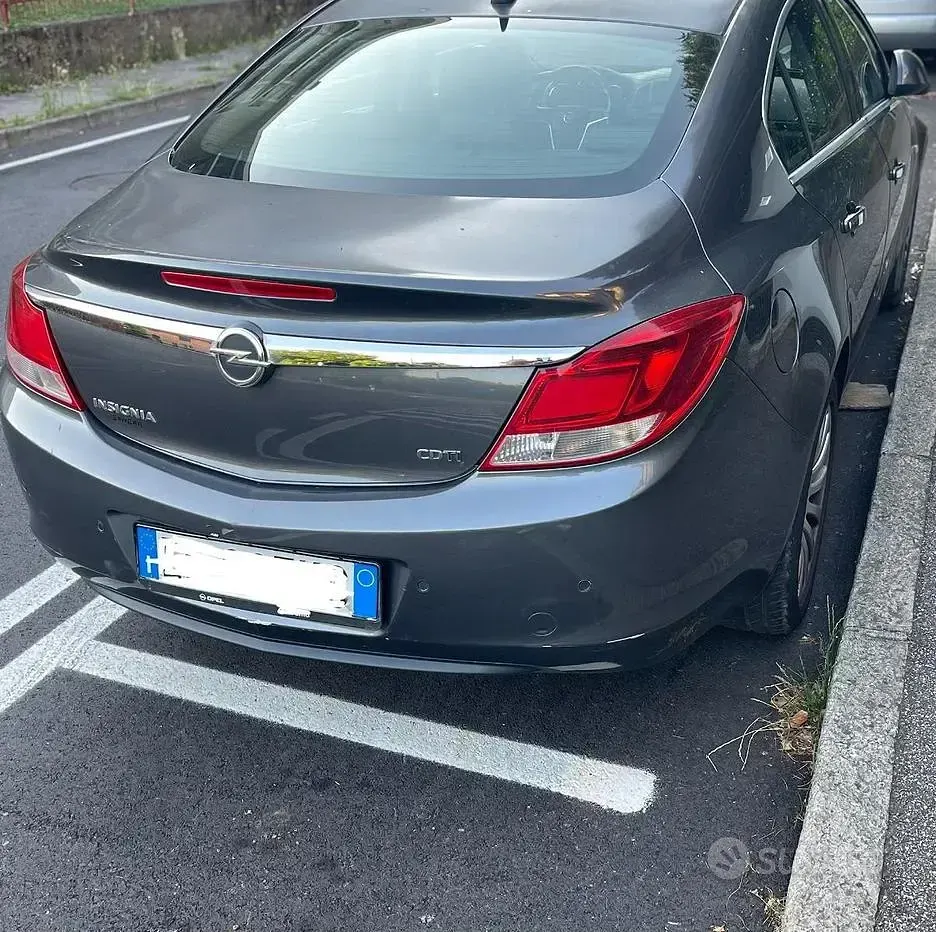 Usata Opel Insignia 160 CV (117 kW) 2011 Grigio Berlina