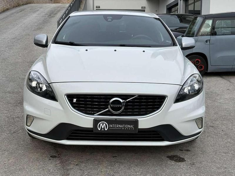 Usata Volvo V40 R-Design 120 CV (88 kW) 2017 Bianco Berlina