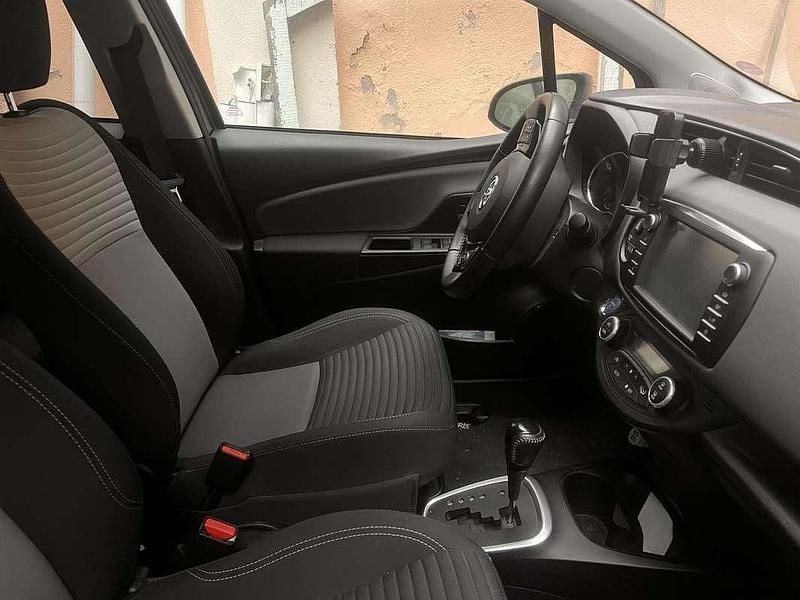 Usata Toyota Yaris Hybrid Edition 73 CV (53 kW) 2019 Berlina