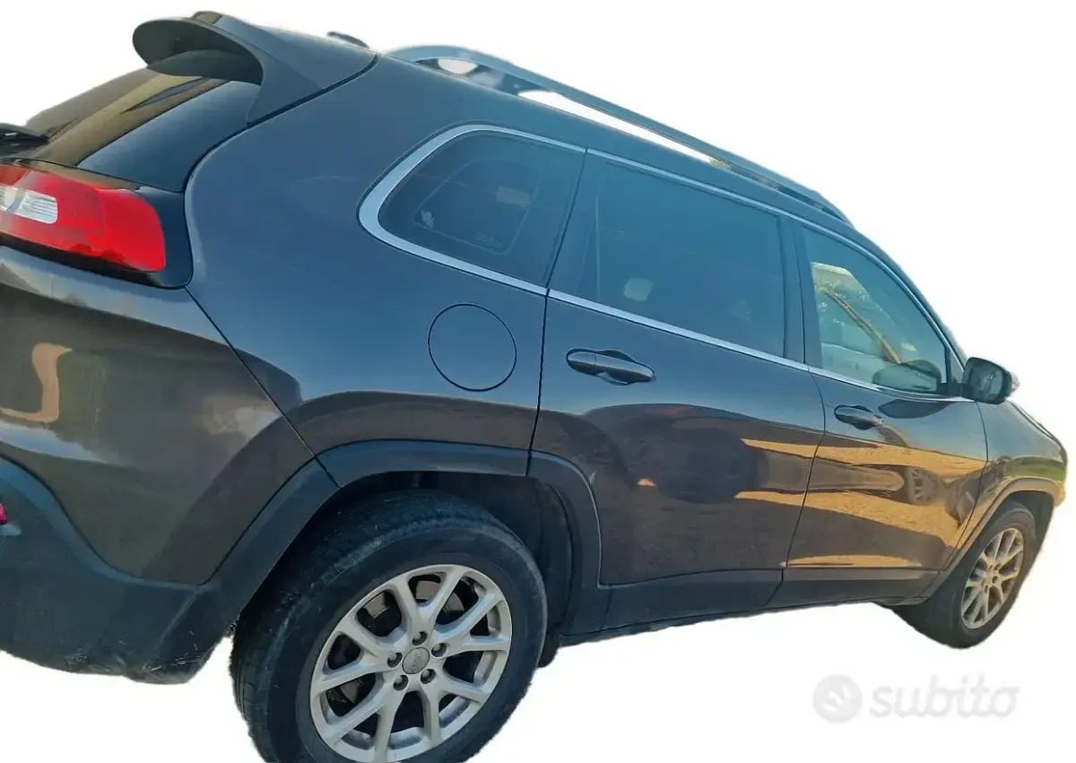 Usata Jeep Cherokee 140 CV (102 kW) 2016 Grigio SUV