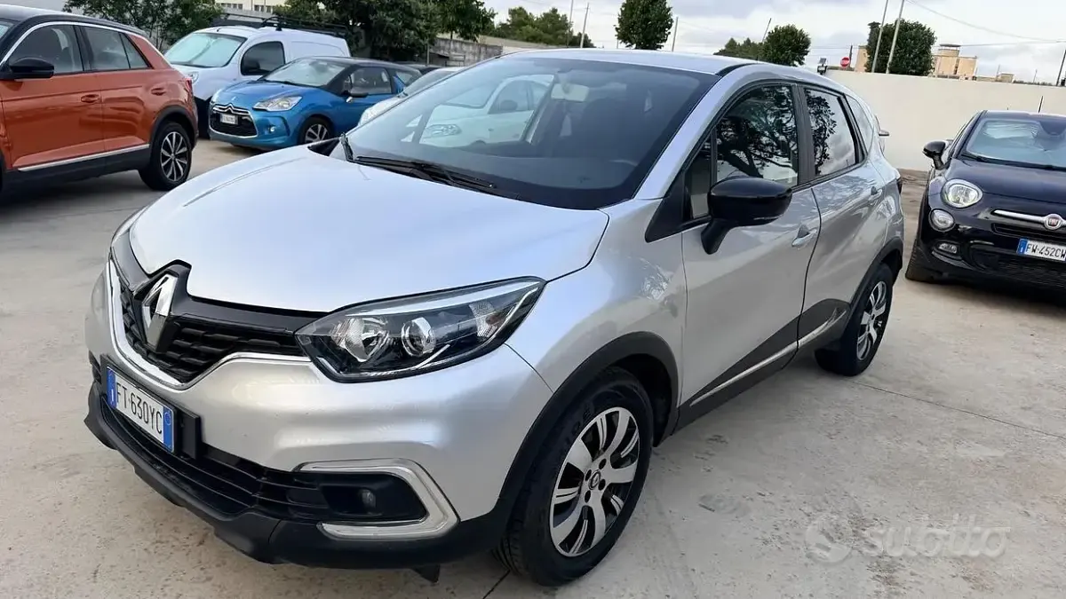 Usata Renault Captur 90 CV (66 kW) 2019 Grigio SUV