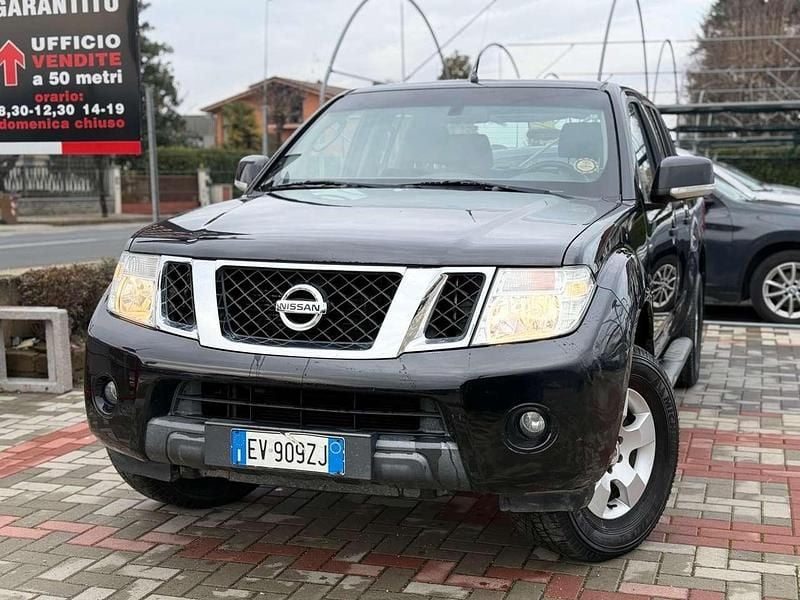 Nero Usata 2014 Nissan Navara Pick-up | 13.990 € (Buon prezzo) - Immagine 1/4