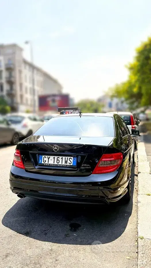 Usata Mercedes C180 Avantgarde 156 CV (114 kW) 2010 Nero Berlina