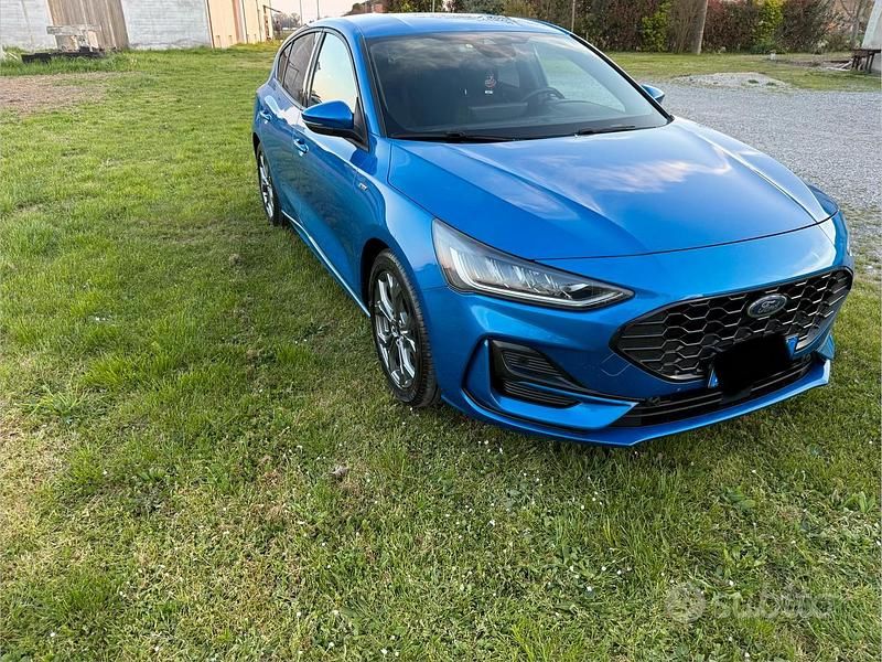 Usata Ford Focus ST-Line X 120 CV (88 kW) 2023 Blu Berlina